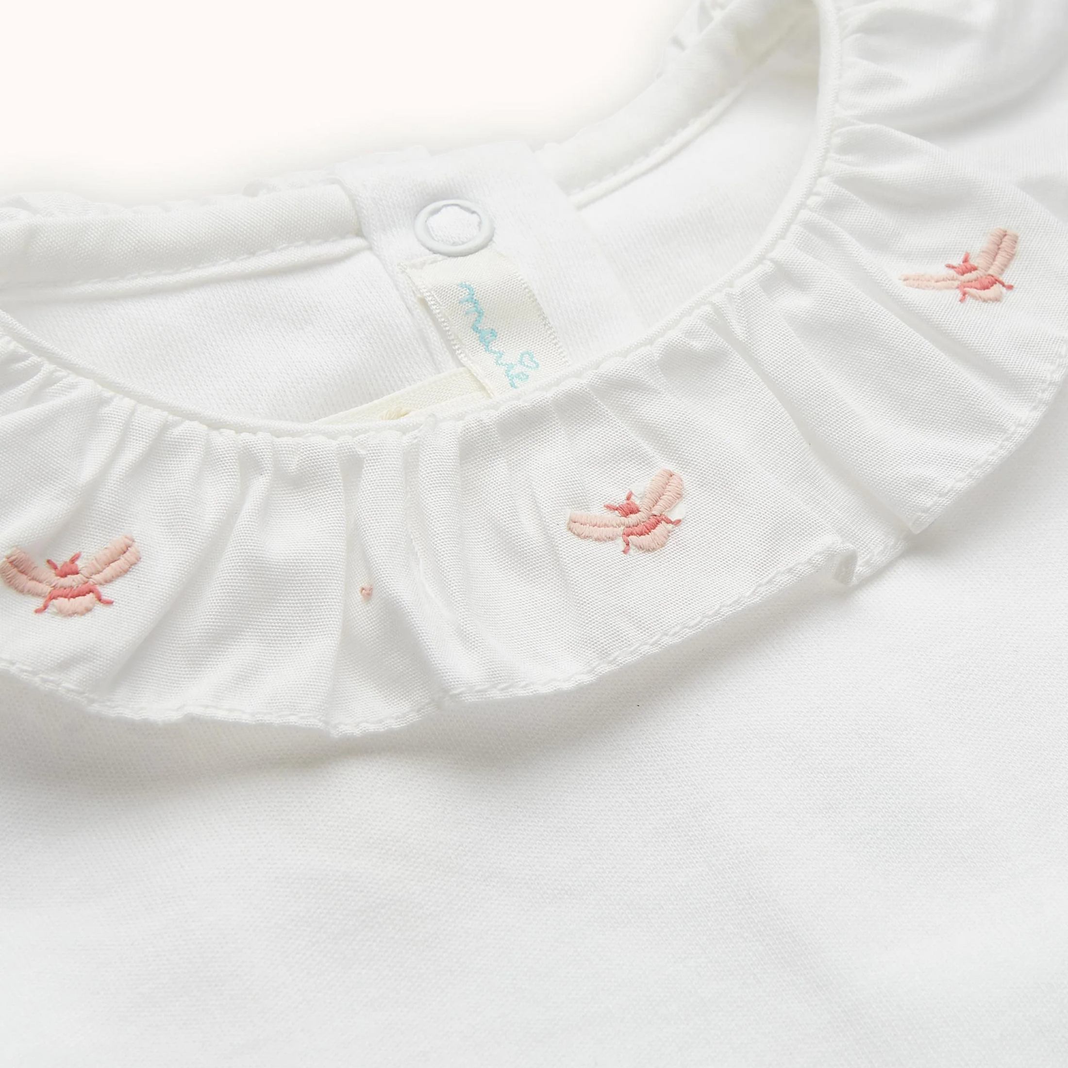 Βρεφικό φορμάκι με κέντημα Μέλισσα