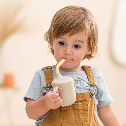 Βρεφικό ποτηράκι σιλικόνης με καλαμάκι κρεμ