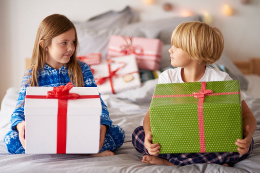 Οι πιο σίγουρες και έξυπνες ιδέες για δώρο νονού και νονάς στο παιδί