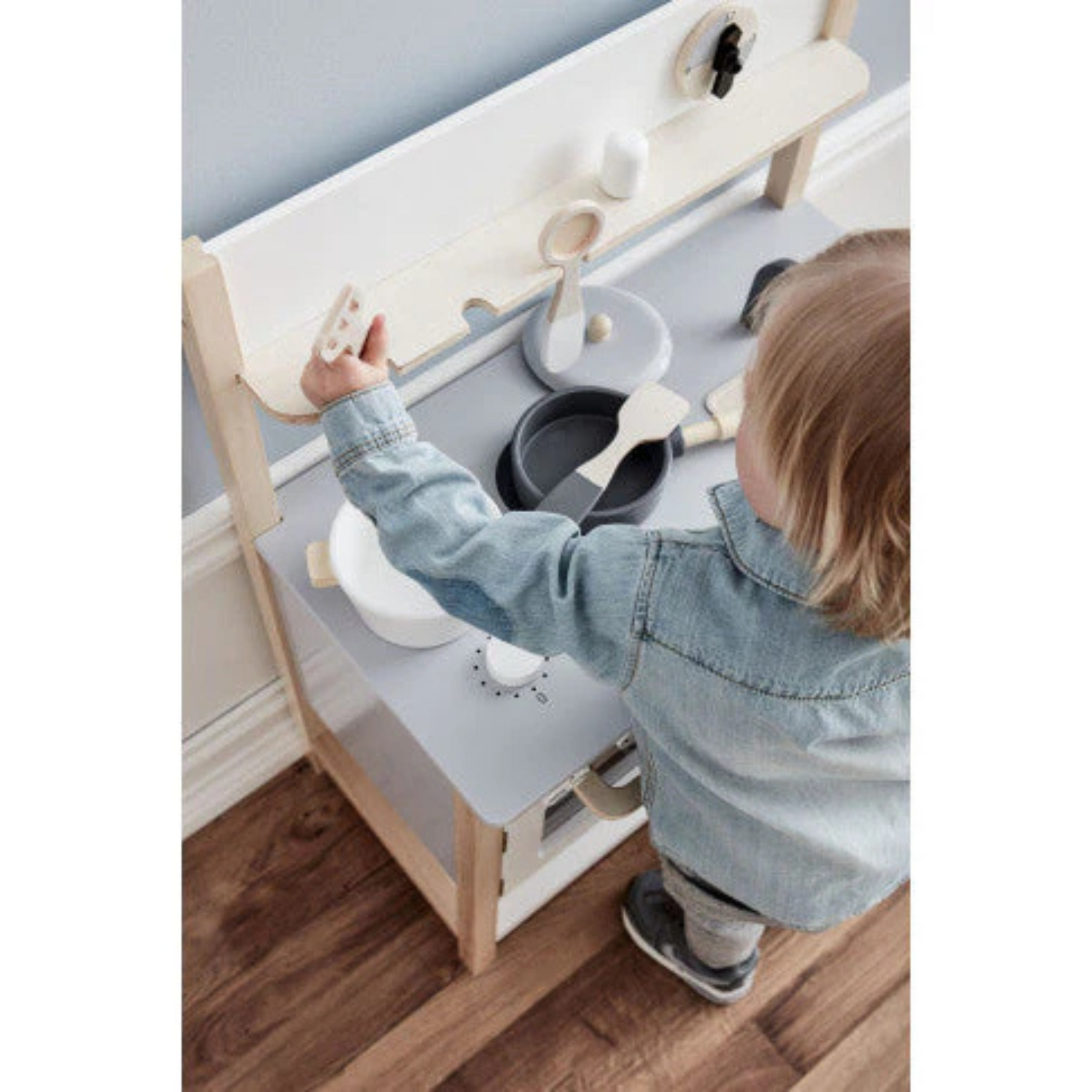 Children's wooden toy kitchen, white