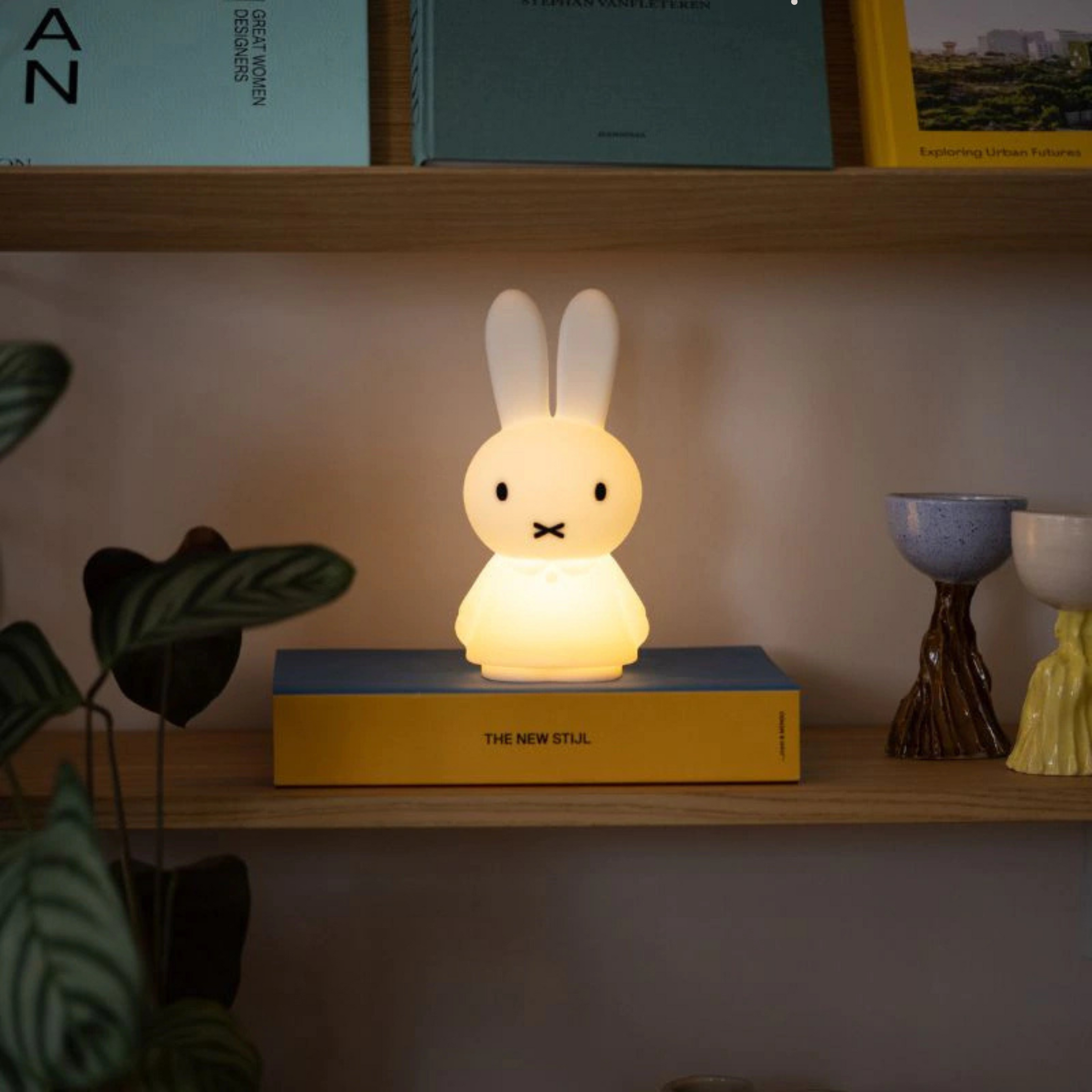 Παιδικό φωτιστικό νυκτός Miffy Shines