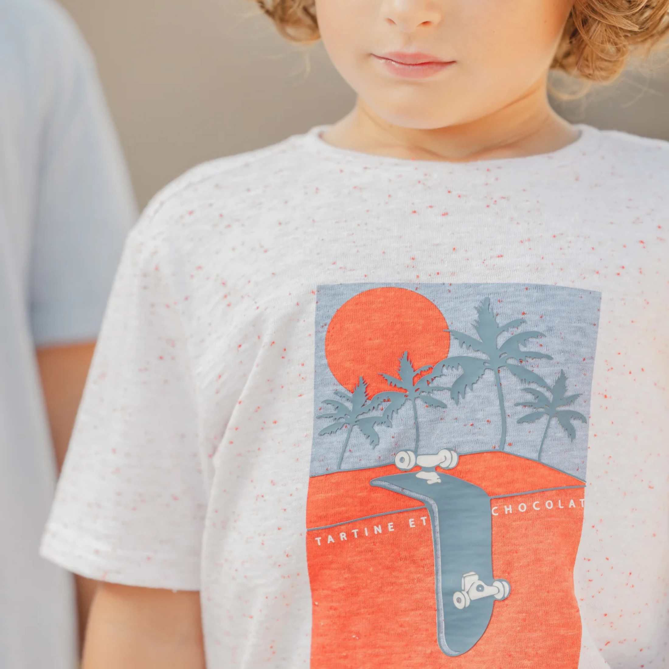 Children's white T-shirt with Skateboard design