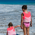 Φορτώστε την εικόνα στον προβολέα γκαλερί, Kids' life jacket Neon Strawberry

