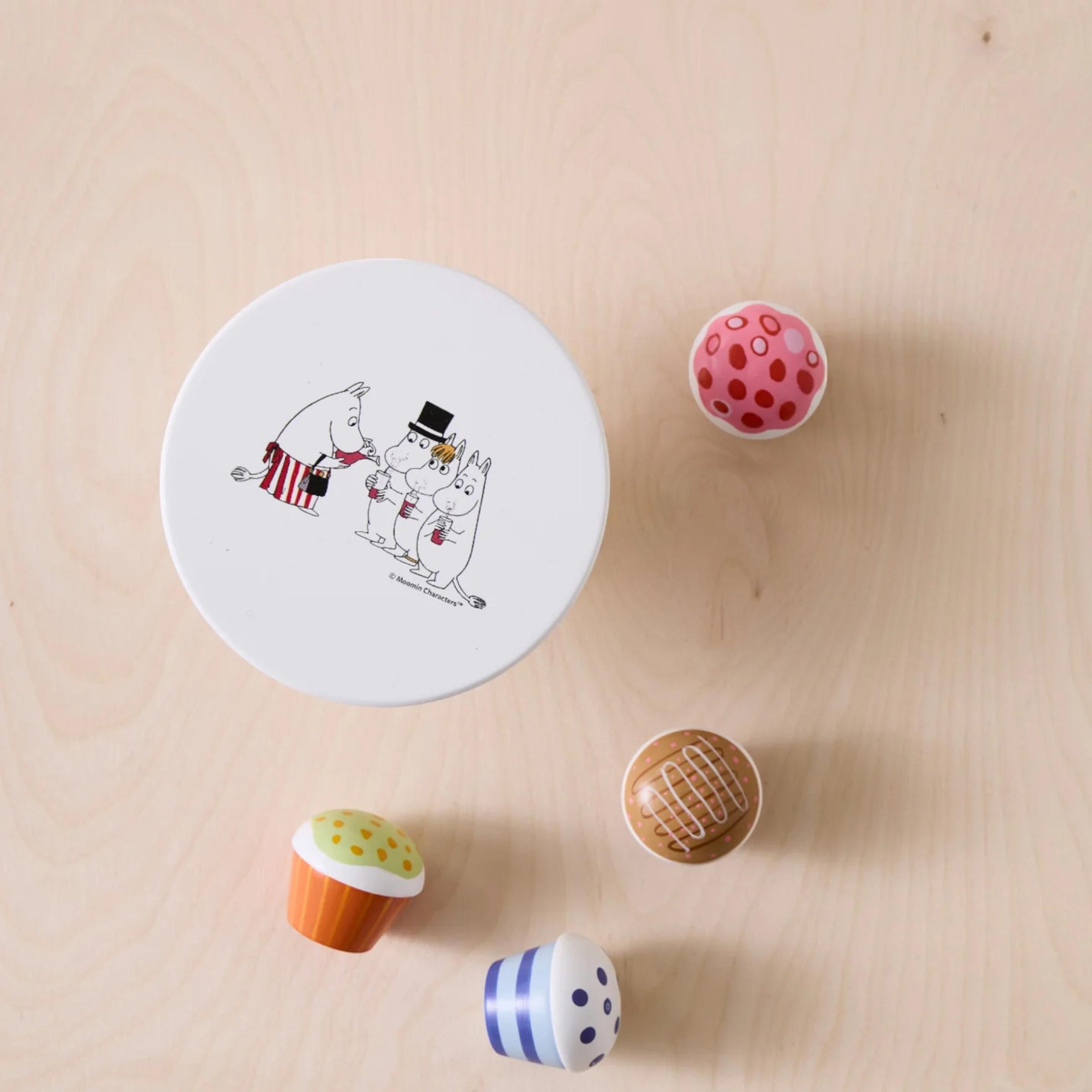Παιδικό ξύλινο παιχνίδι δίσκος με 4 κεκάκια MOOMIN