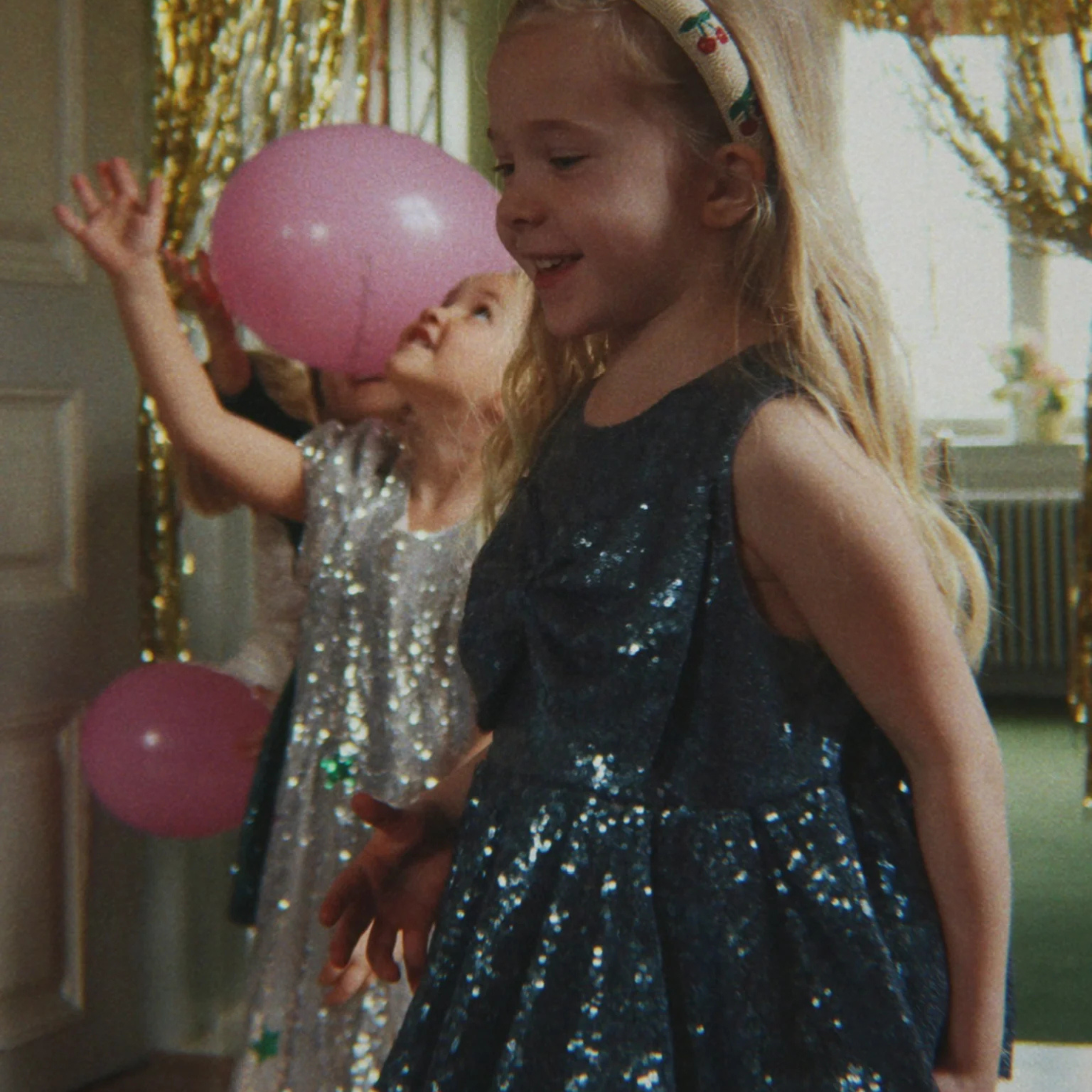 Παιδικό φόρεμα με παγιέτα Rosie Bel Air blue