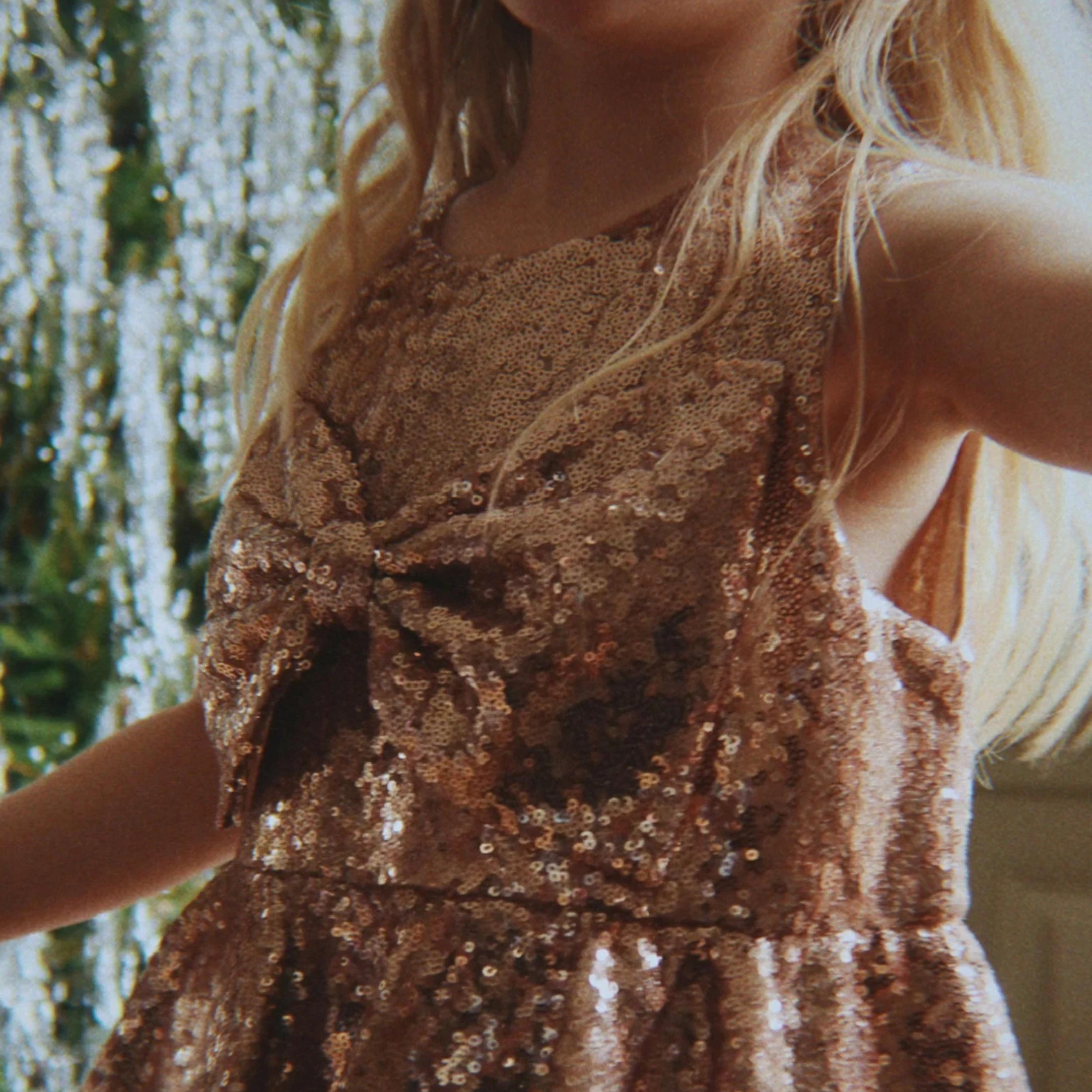 Παιδικό φόρεμα με παγιέτα Rosie Smoke gray