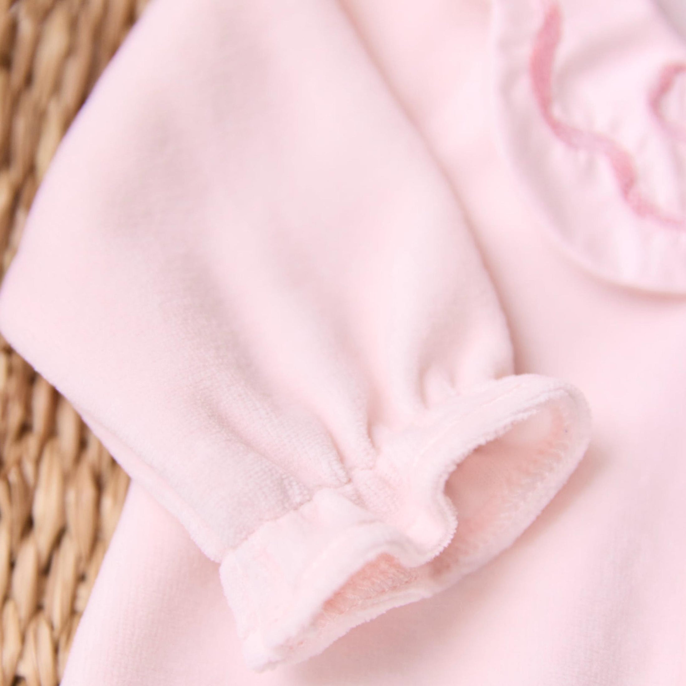 Βρεφικό φορμάκι βελούδο με φιόγκους