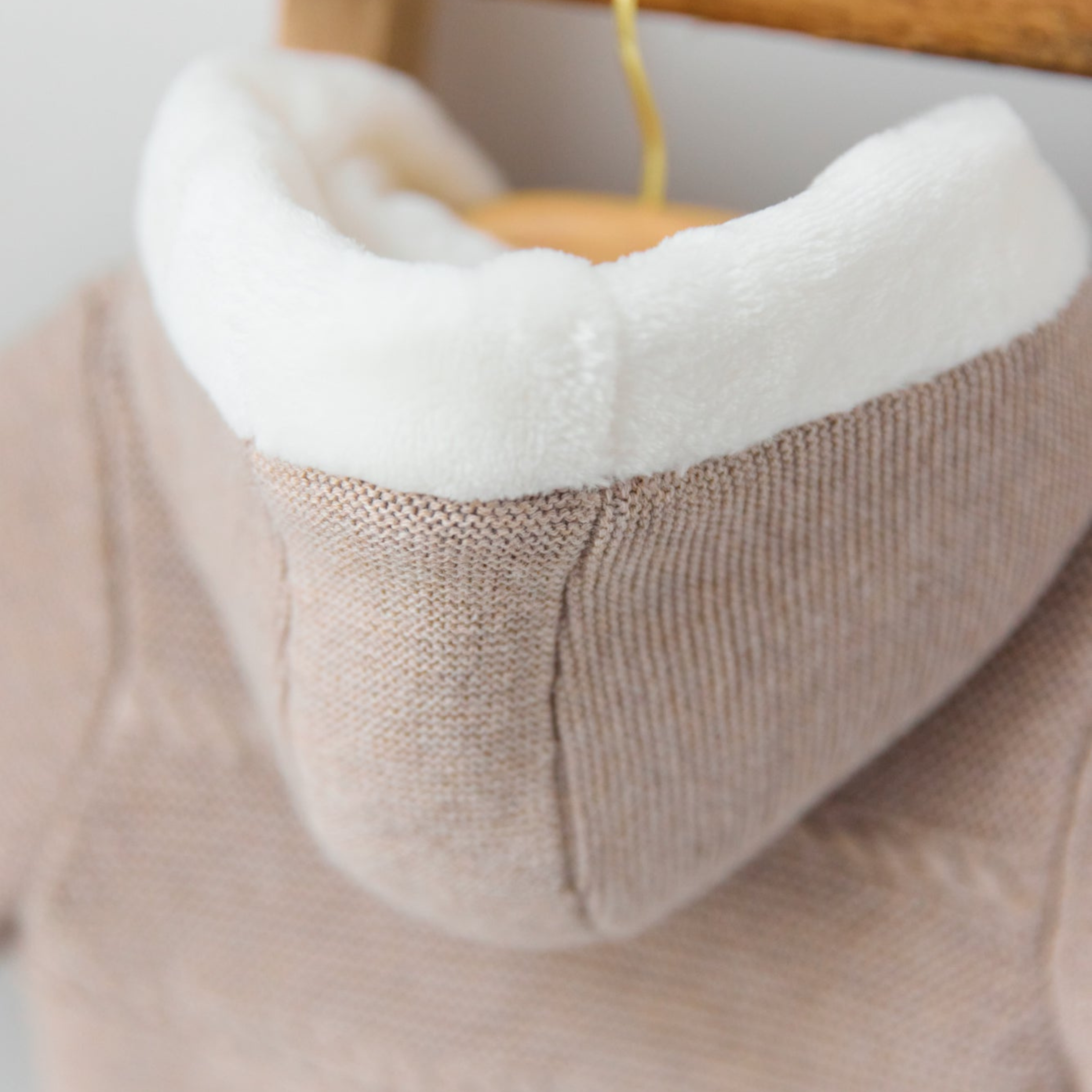 Βρεφικό πλεκτό ολόσωμο φορμάκι μπεζ