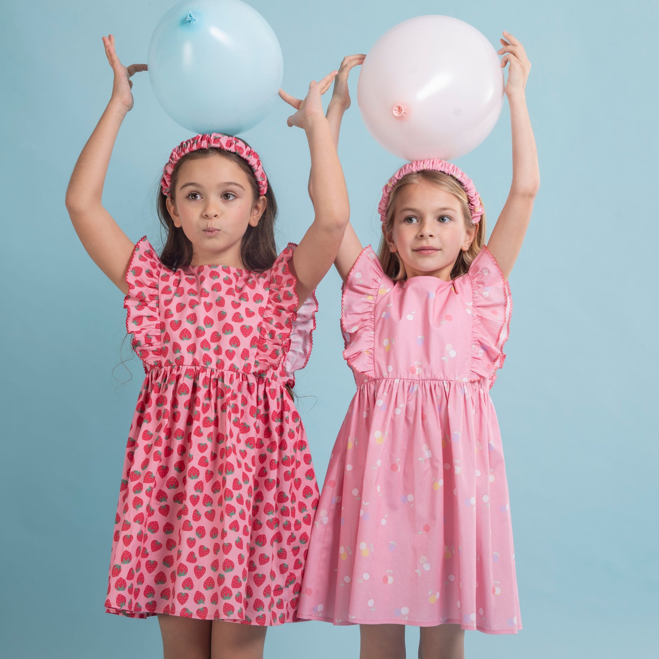Παιδικό φόρεμα με βολάν Φράουλες Perle D'azur