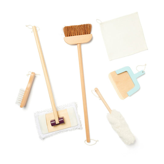 Wooden cleaning toy set