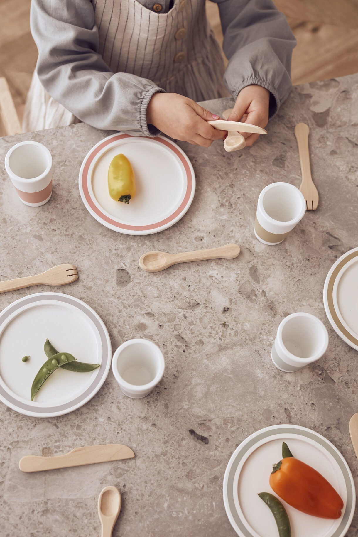 Children's wooden toy food set with 4 Bistrot dishes