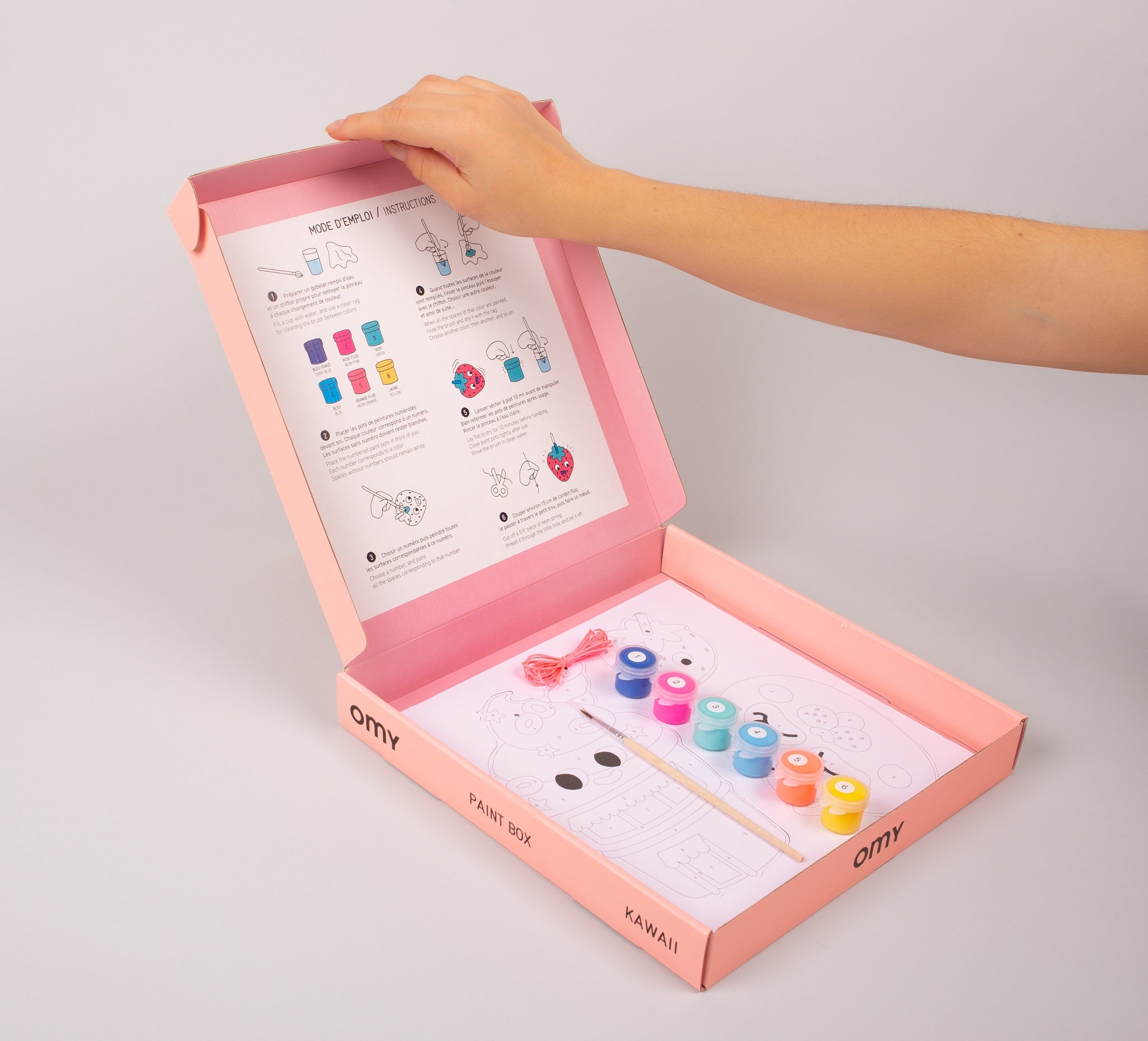 Children's painting set with "Kawaii" figures