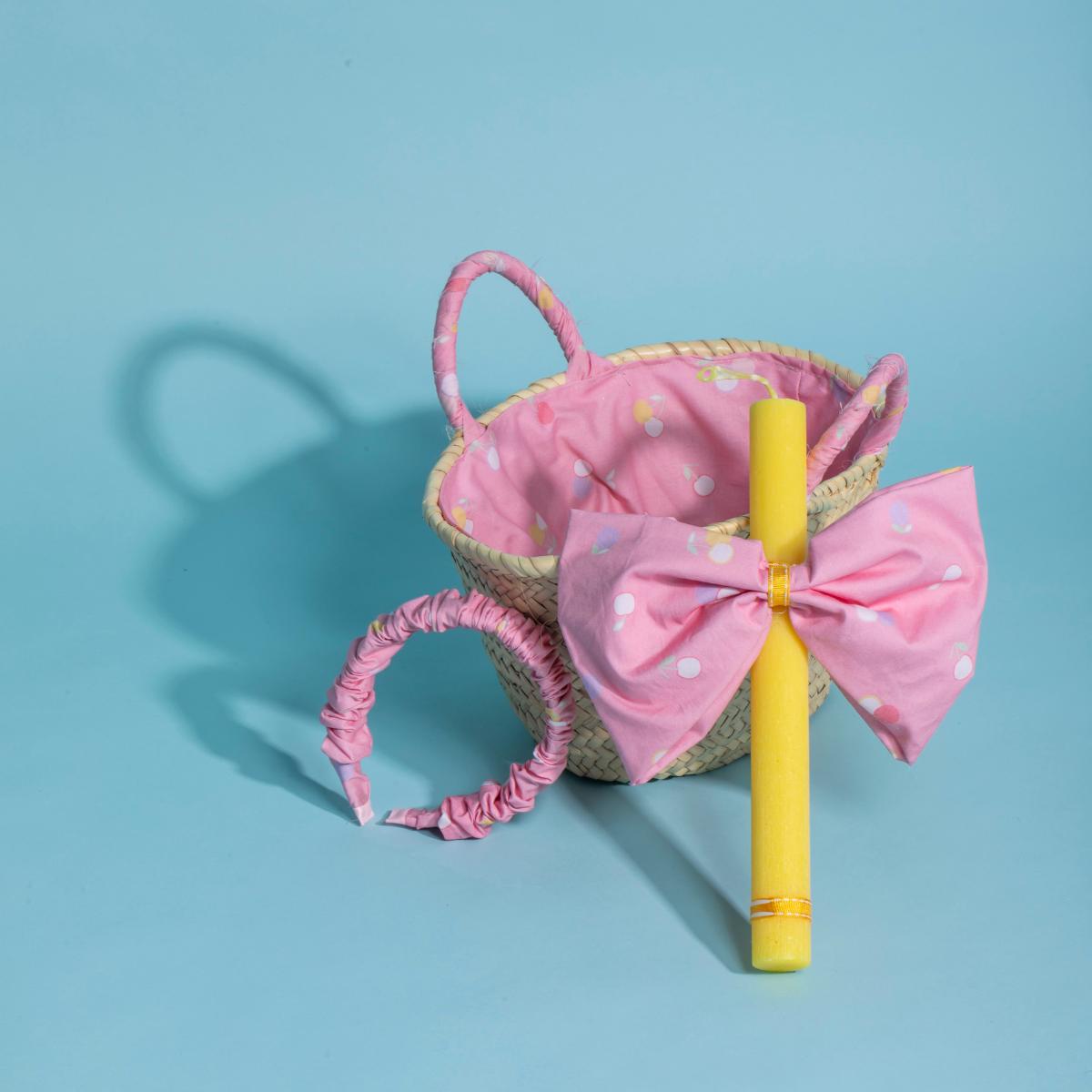 Παιδικό σετ ψάθινο καλάθι με πασχαλινή λαμπάδα Κεράσια Perle D'azur X Jomalmi Kids