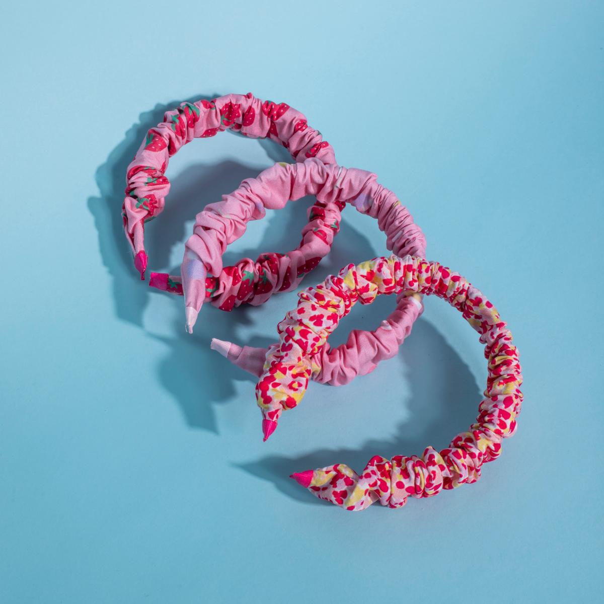 Παιδικό σετ ψάθινο καλάθι με πασχαλινή λαμπάδα Φράουλες Perle D'azur X Jomalmi Kids