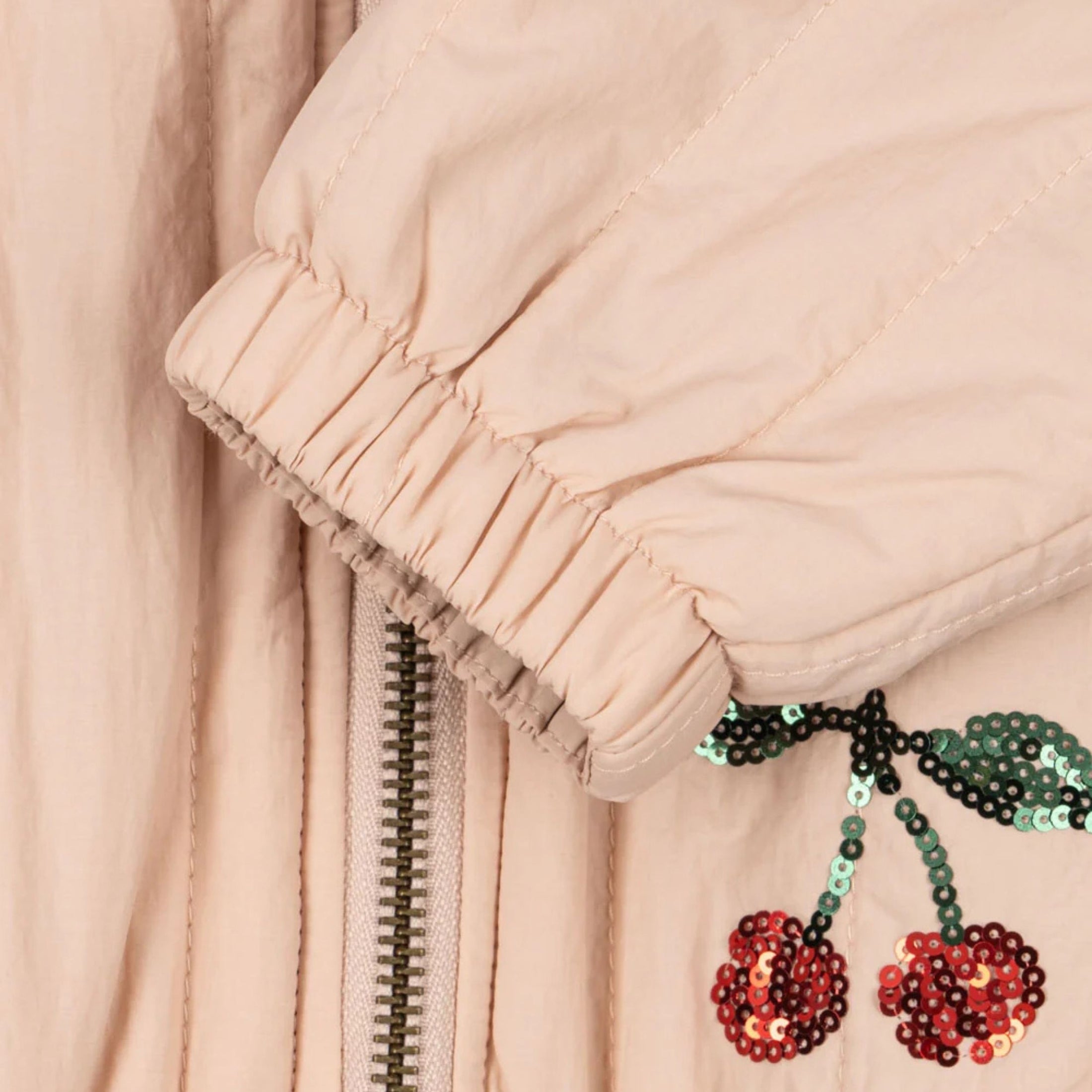 Βρεφικό μπουφάν Juno Cameo Rose Cherry με παγιέτες Konges Slojd