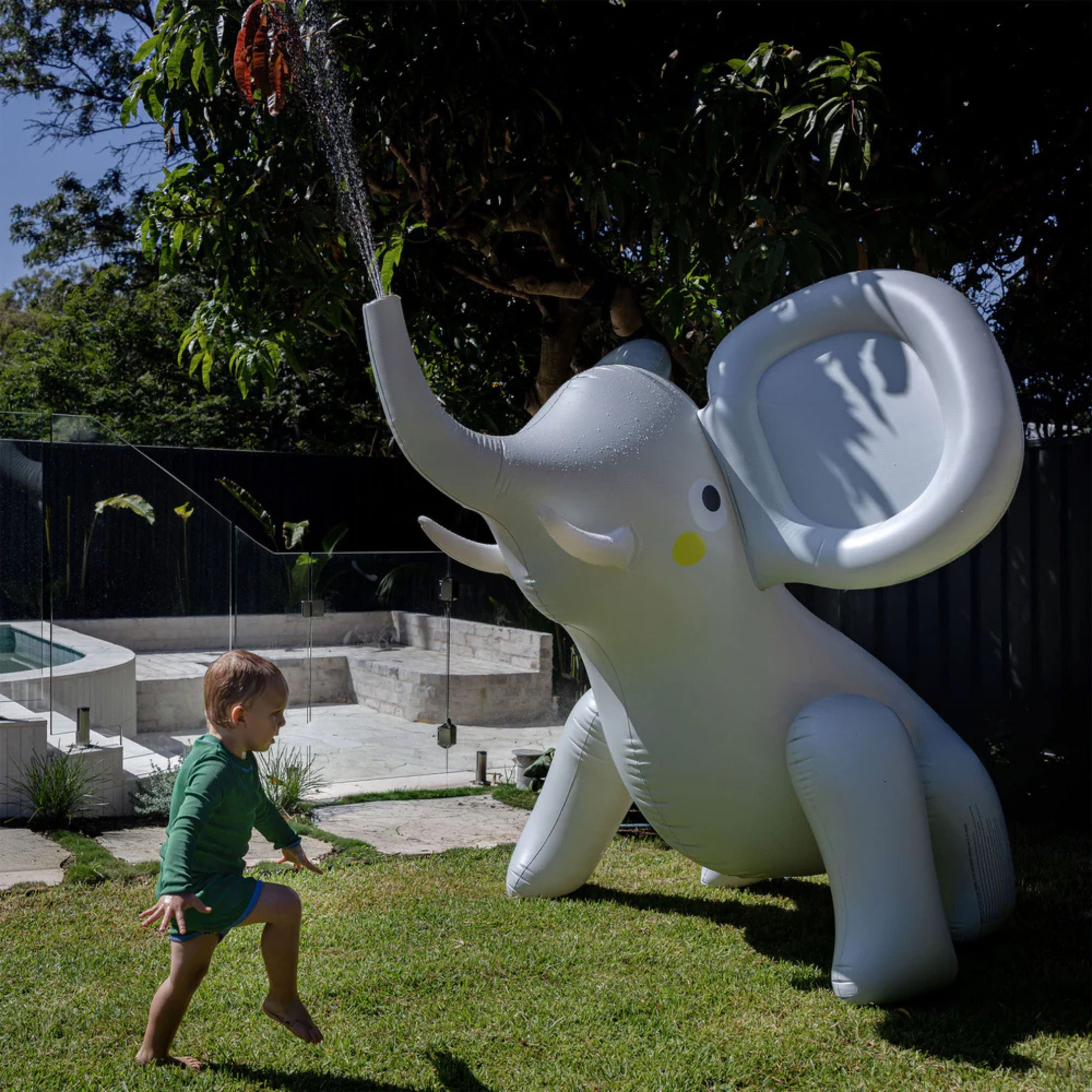 Παιδικό φουσκωτό ψεκαστήρας νερού Eli The Elephant Grey SunnyLife
