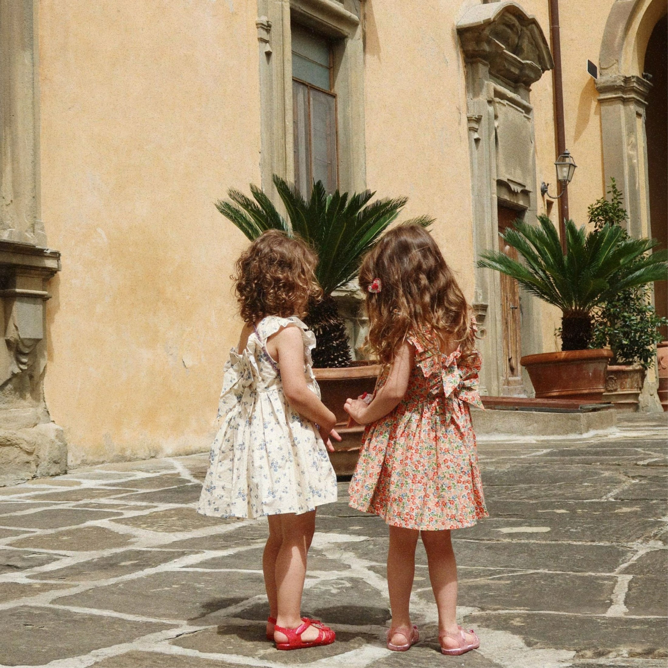 Παιδικό φόρεμα με βολάν & φιόγκο πολύχρωμο Konges Slojd