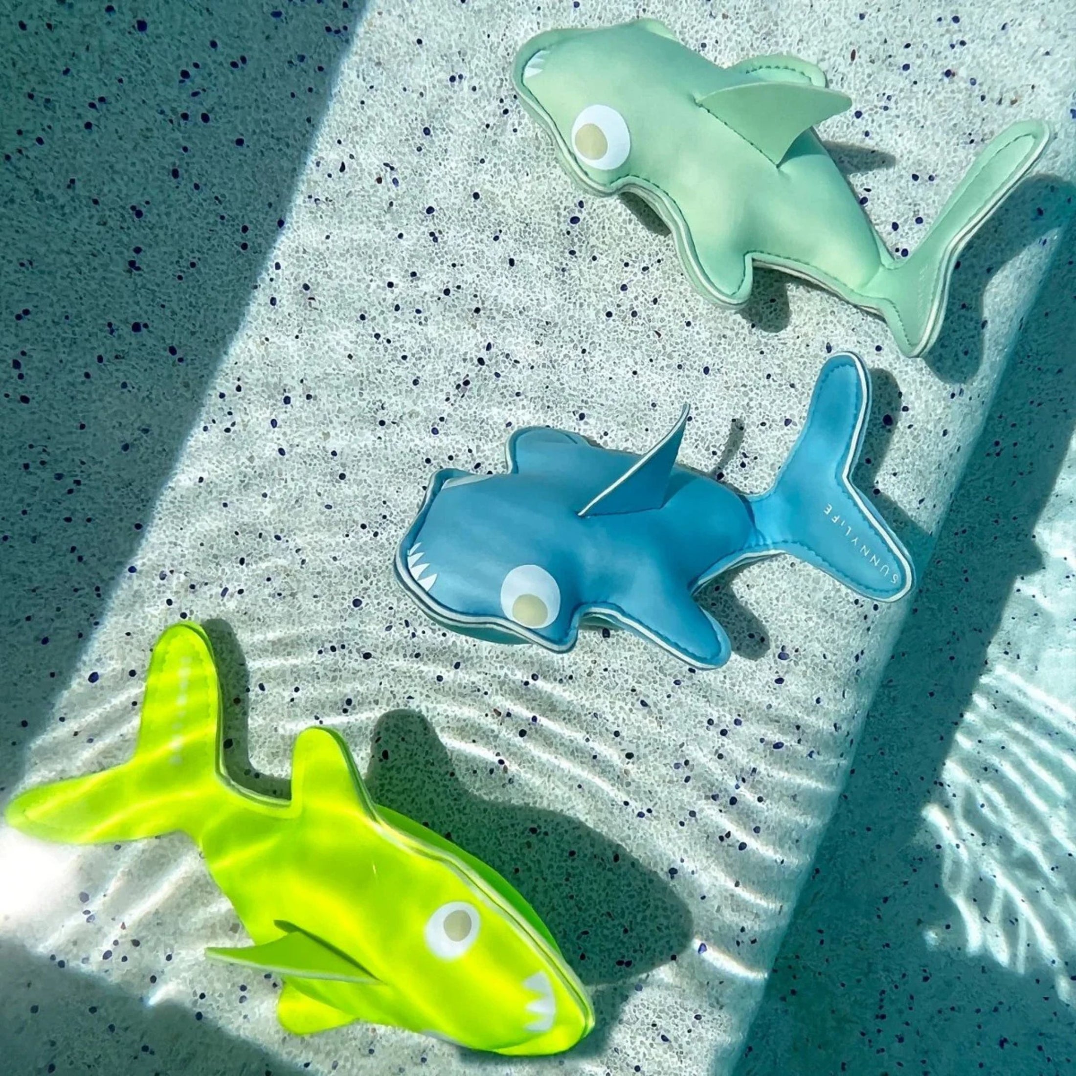 Παιχνίδι παραλίας Dive Buddies Salty the Shark SunnyLife 3τμχ